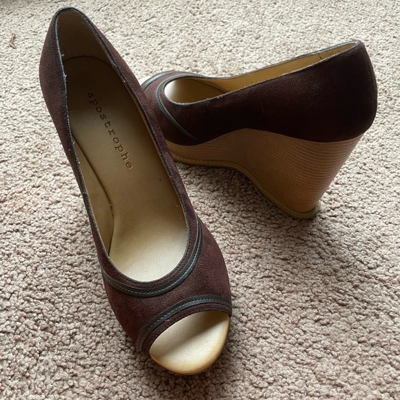 Brown peep toe Apostrophe wedge heels - Picture 6 of 6
